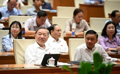 Quốc hội thông qua Nghị quyết lịch sử, cả nước còn 34 tỉnh, thành phố