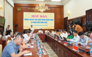 Bỏ room tín dụng: NHNN và ngân hàng thương mại nói gì?