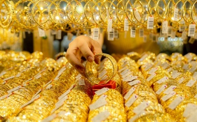 Vàng quốc tế hồi phục, giá vàng SJC vẫn đắt hơn thế giới trên 18 triệu đồng/lượng