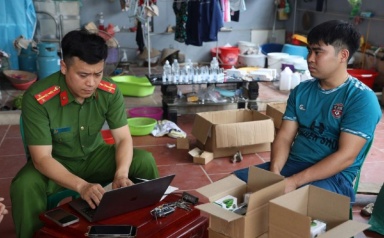Triệt phá đường dây sản xuất hàng chục loại mỹ phẩm giả tại Bắc Giang
