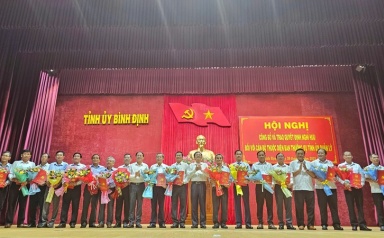 Nhiều lãnh đạo tỉnh, sở, ngành của Bình Định xin nghỉ hưu trước tuổi