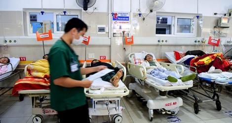 Làn sóng bác sĩ bệnh viện công “dứt áo ra đi” nhìn từ Bệnh viện Bạch Mai