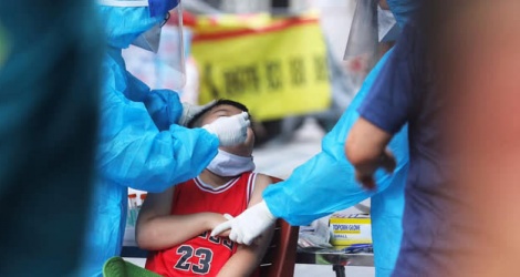 Tin mới về dịch Covid-19 ngày 15/11: Xem xét đưa kit xét ...