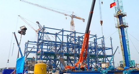 Bức tranh tài chính con tàu sắp đắm PVC