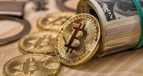 Giá Bitcoin tụt dốc không phanh, nhà đầu tư bán tháo