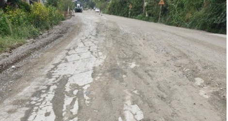 Nhà thầu thi công dùng vật liệu "dỏm" để "đắp" Quốc lộ 20 trên đèo Mimosa - Vimarsana News