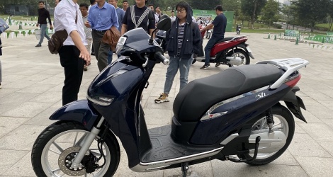 Tung xe máy điện eSH, Pega muốn cạnh tranh trực diện với xe máy SH của Honda  Việt Nam