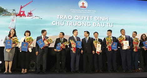Chủ tịch UBND tỉnh Bình Thuận trao quyết định chủ trương đầu tư cho dự án Thanh Long Bay