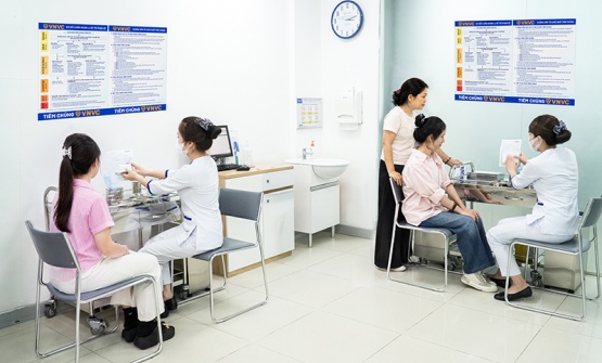 Việt Nam lần đầu triển khai vaccine cúm dạng xịt mũi cho trẻ em
