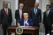 Tổng thống Trump ký sắc lệnh yêu cầu giảm giá dược phẩm tại Mỹ