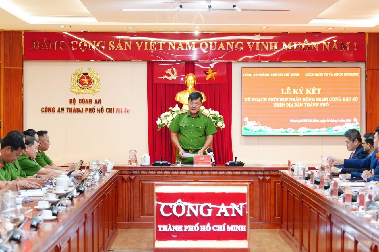 dan-tri-tcbc-lc-x-nhan-rong-tram-cong-dan-so-o-tphcm-59-2docx-1788663890085