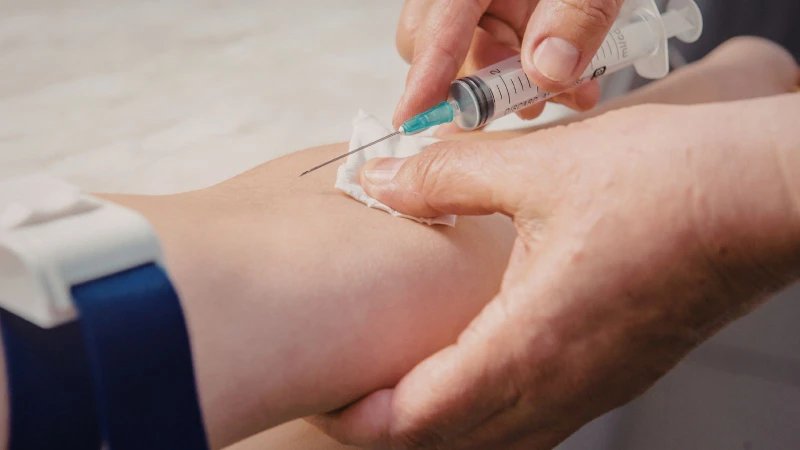 tiem_insulin_bi_chay_mau_co_nguy_hiem_khong_cach_xu_ly_va_phong_tranh_hieu_qua_3_21f56ed48d