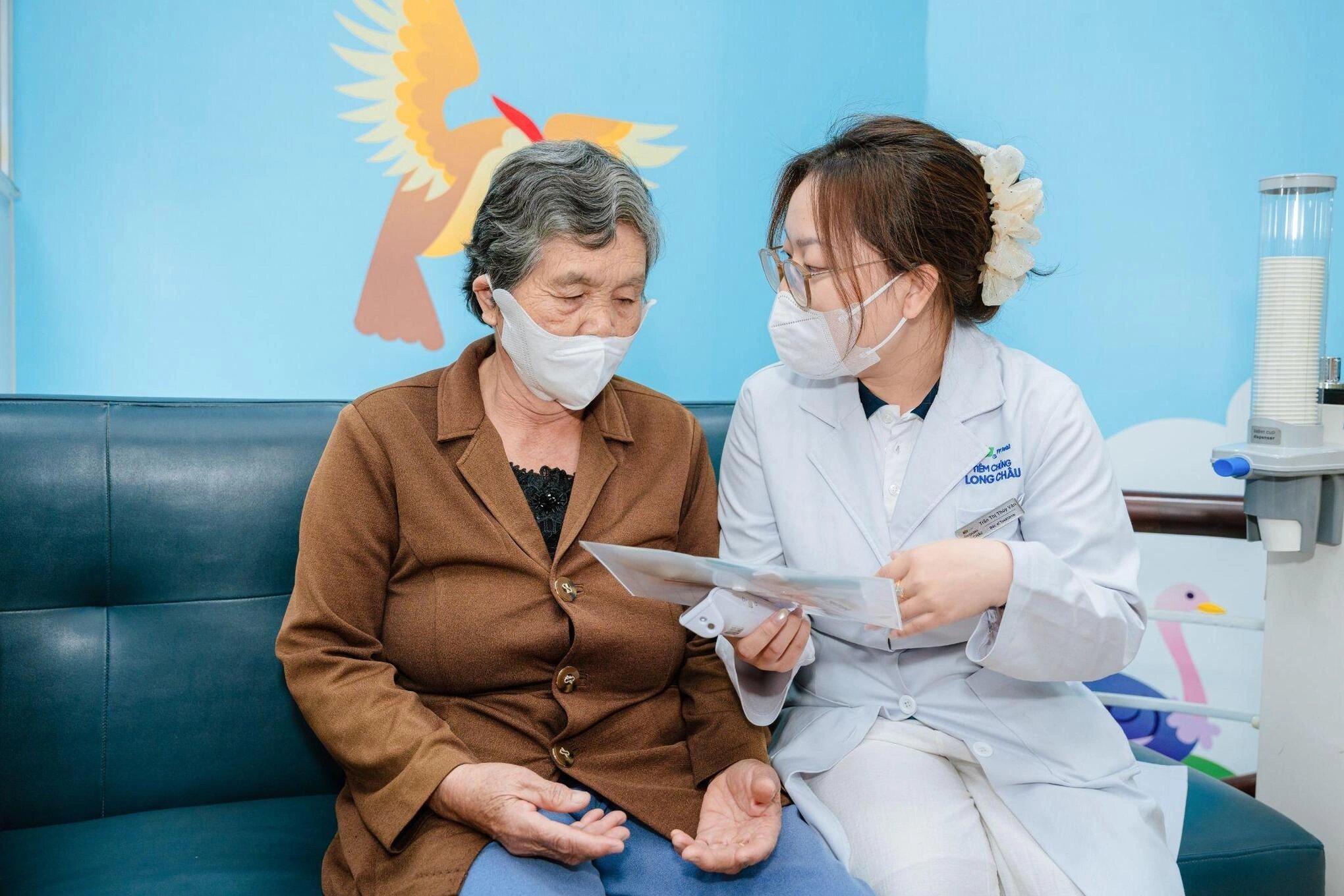 long-chau-khoi-dong-chien-dich-tiem-vaccine-cum-mien-phi-o-mien-trung-5053862 long-chau-khoi-dong-chien-dich-tiem-vaccine-cum-mien-phi-o-mien-trung-5053862