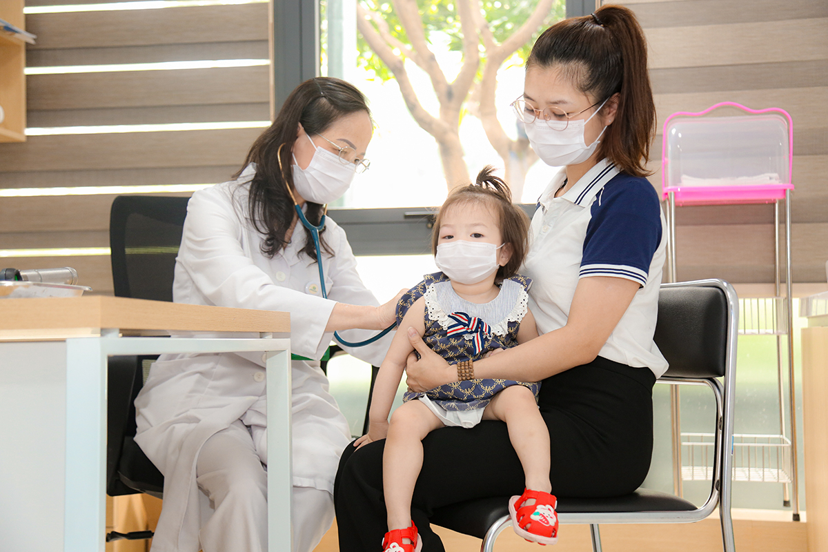 ảnh khám bệnh cho trẻ ảnh khám bệnh cho trẻ