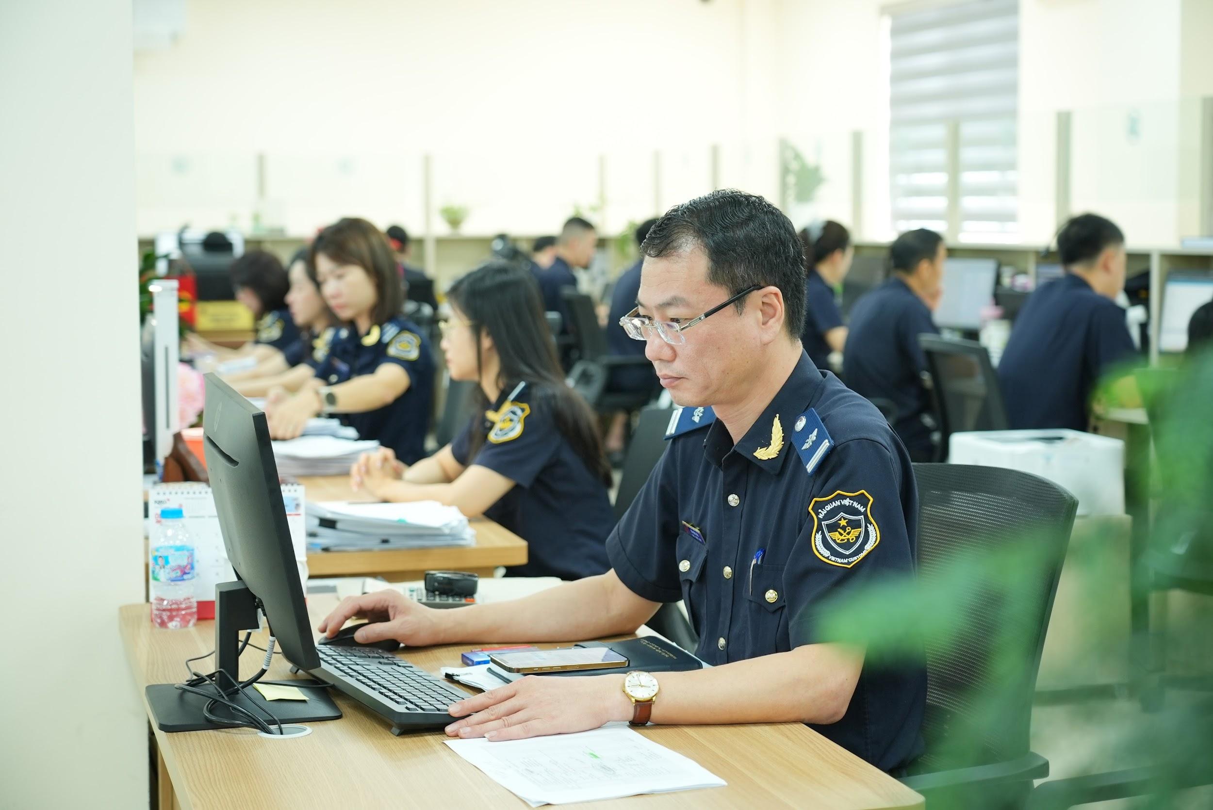 15.Đội th&ocirc;ng quan - Chi cục HQ kv III
