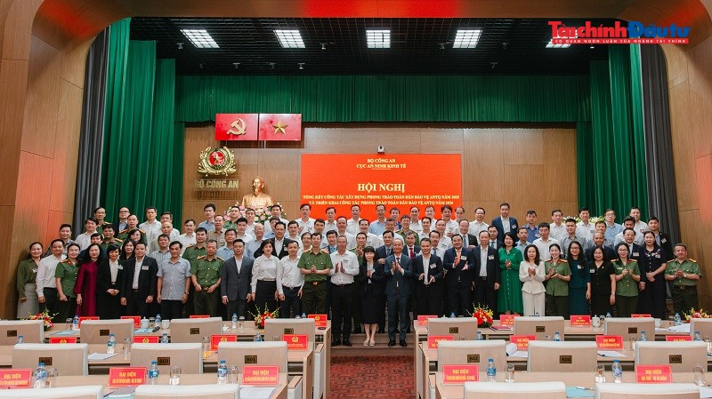 SeABank nhan bang khen BCA 3.jpg