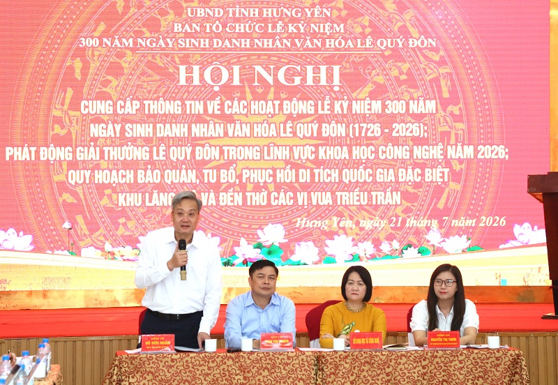 Gi&aacute;m đốc Sở Văn h&oacute;a, Thể thao v&agrave; du lịch Hưng Y&ecirc;n Đỗ Hữu Nh&acirc;n ph&aacute;t biểu tại hội nghị.