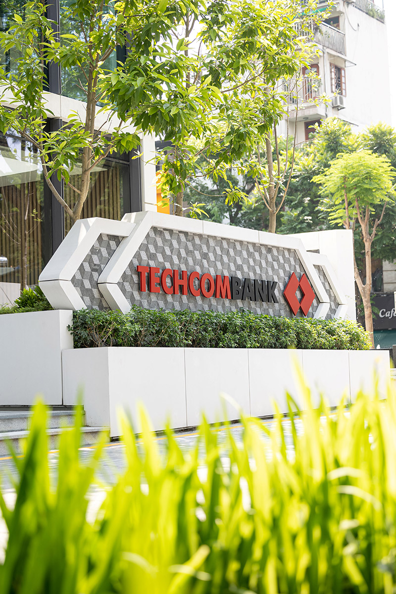 Tòa nhà Techcombank 1.jpg Tòa nhà Techcombank 1.jpg