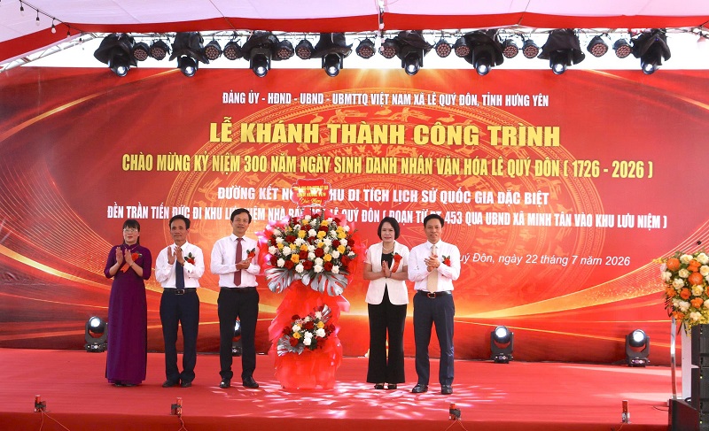 Ph&oacute; chủ tịch UBND tỉnh Hưng Y&ecirc;n Lại Văn Ho&agrave;n.jpg