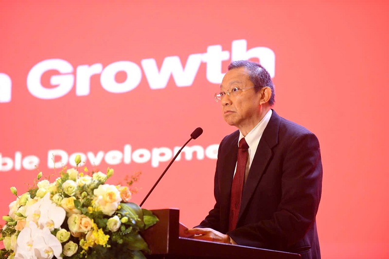 &Ocirc;ng Larry Lee