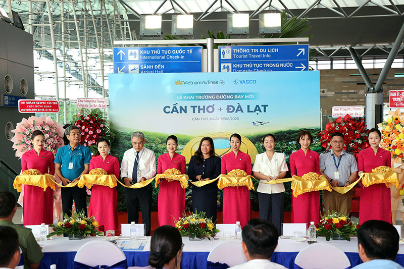khai trường đường bay Cần Thơ - Đ&agrave; Lạt.
