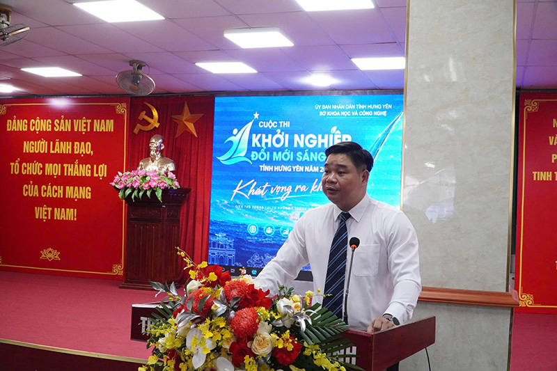 Tiến sĩ Ph&oacute; hiệu trưởng thường trực Đại học Th&aacute;i B&igrave;nh H&agrave; Văn Đổng ph&aacute;t biểu đề dẫn