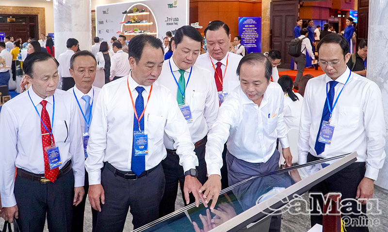 L&atilde;nh đạo tỉnh C&agrave; Mau