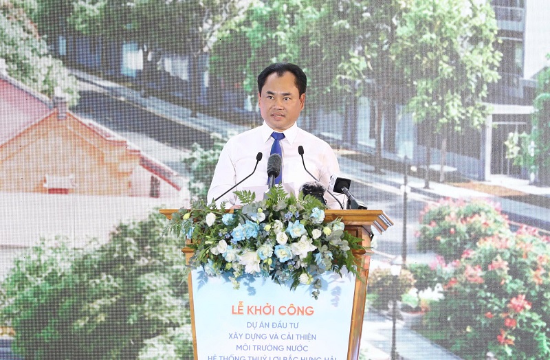 Bộ trưởng Bộ Nông nghiệp và Môi trường Trịnh Việt Hùng