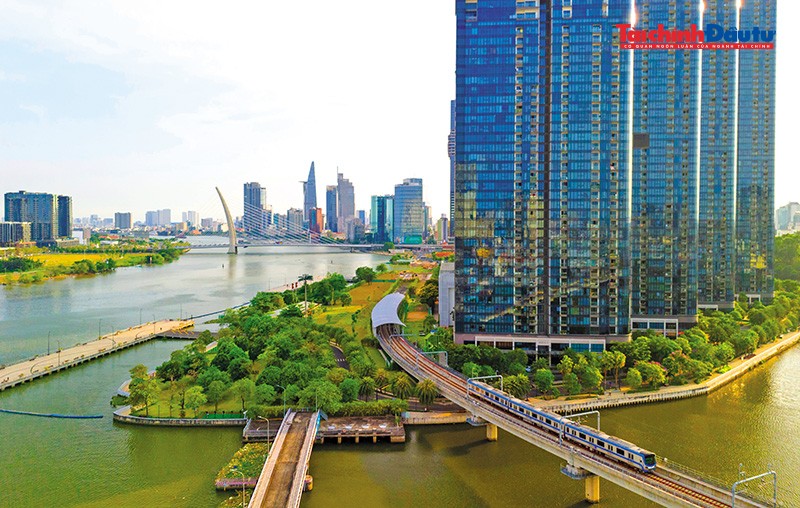 Trang 9_Trong hơn 50 năm x&acirc;y dựng v&agrave; ph&aacute;t triển TPHCM lu&ocirc;n giữ vai tr&ograve; l&agrave; đầu t&agrave;u kinh tế của cả nước_Ảnh L&ecirc; To&agrave;n.jpg