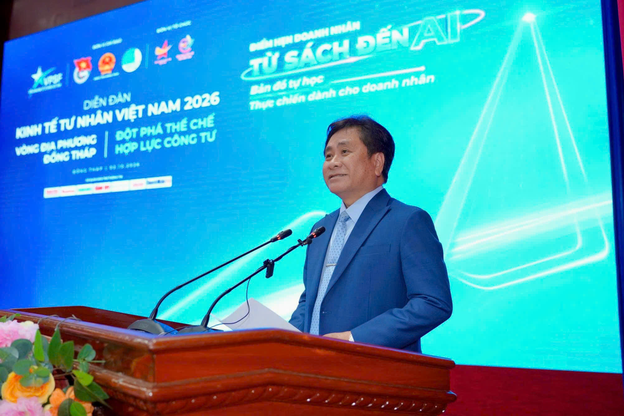 ph&oacute; chủ tịch dũng